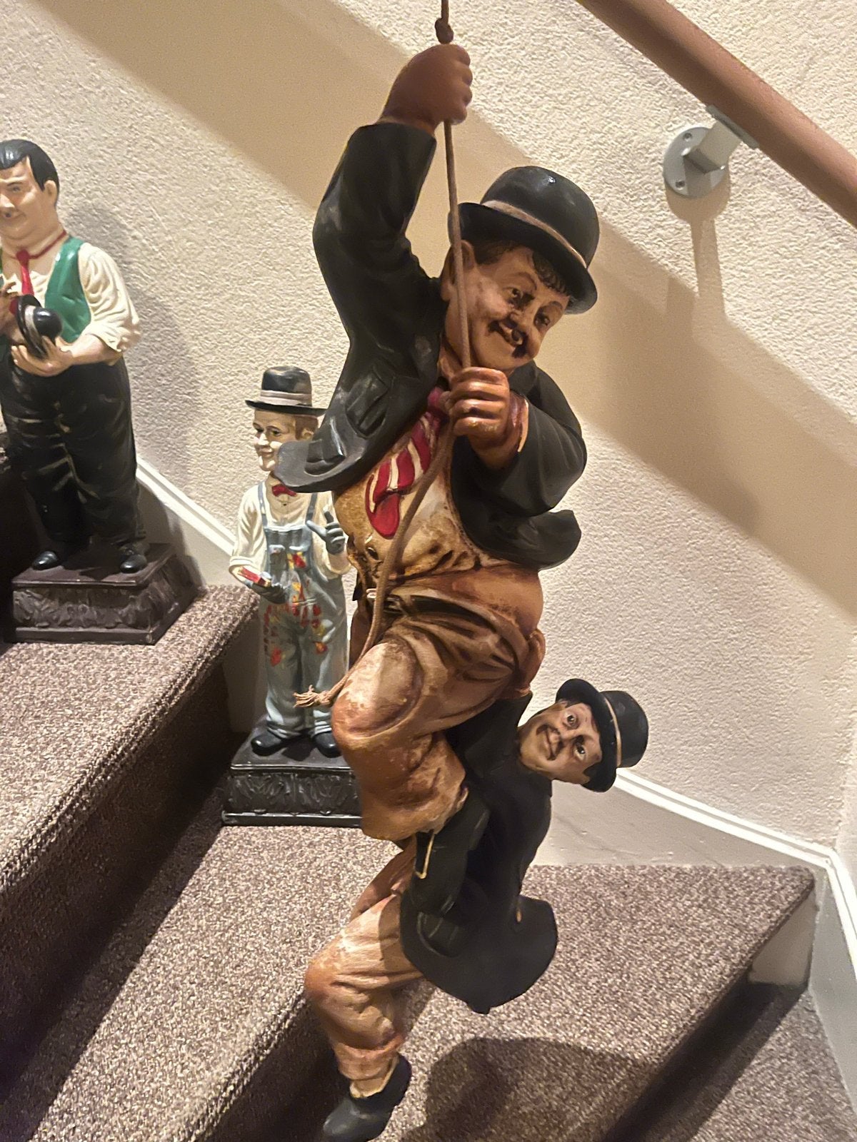 Vintage Laurel & Hardy Beeld aan Touw 70 cm !, Groep mensen, Handgemaakt, Beeld, Composieten