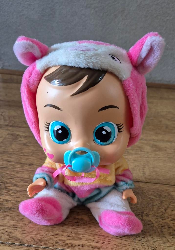 Cry Babies pop met roze konijnenpakje, Kinderen en Baby's, Speelgoed | Poppen, Ophalen of Verzenden, Gebruikt, Babypop