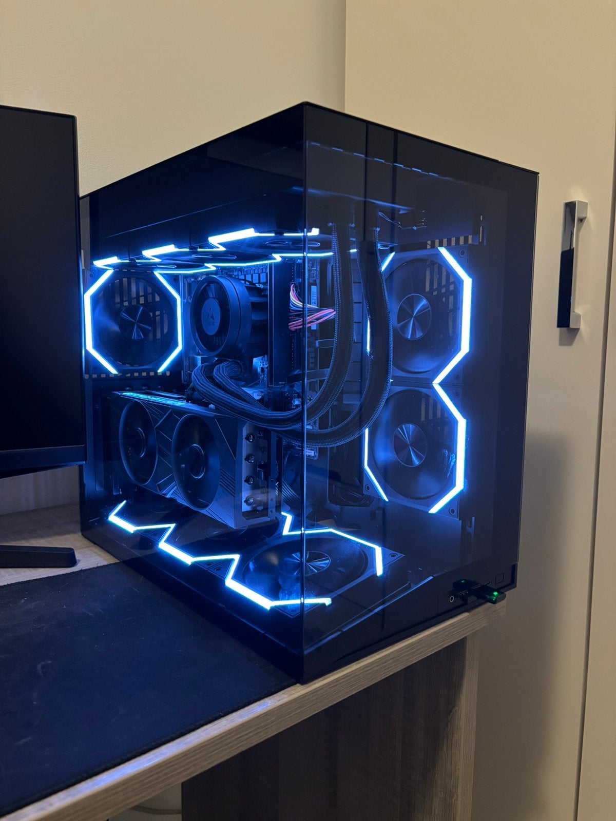 Game gaming pc | RTX 3070 | I5 12TH | 16GB ram | SSD | water, Computers en Software, Desktop Pc's, Ophalen of Verzenden, Zo goed als nieuw