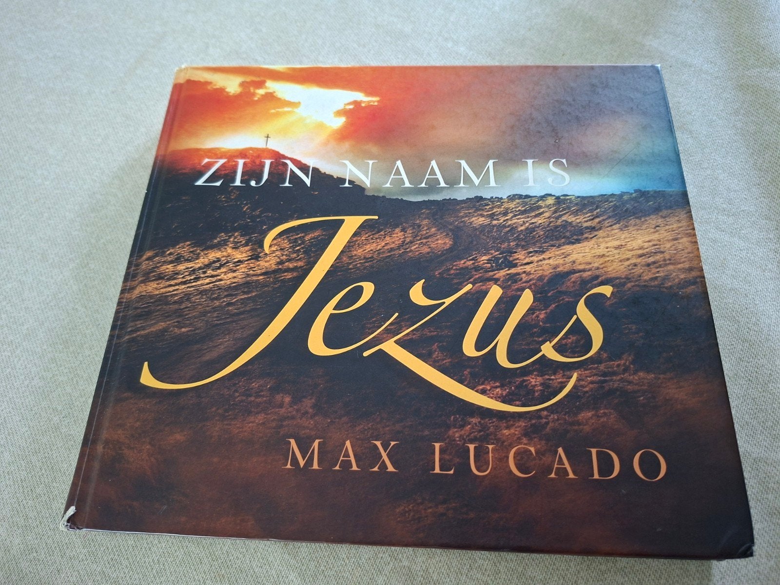 Max Lucado - Zijn Naam is Jezus, Ophalen of Verzenden, Gelezen