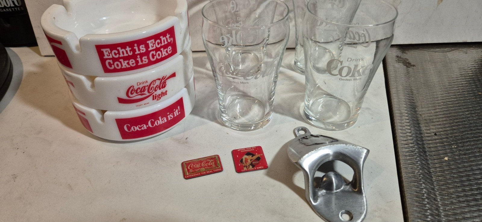 Partij Coca-Cola verzamelitems: glazen, asbak en opener, Verzamelen, Overige Verzamelen, Ophalen of Verzenden