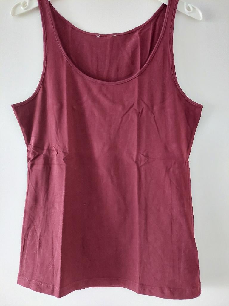 Mooie bordo rode top in maat L, Maat 42/44 (L), Zo goed als nieuw, Zonder mouw, Rood