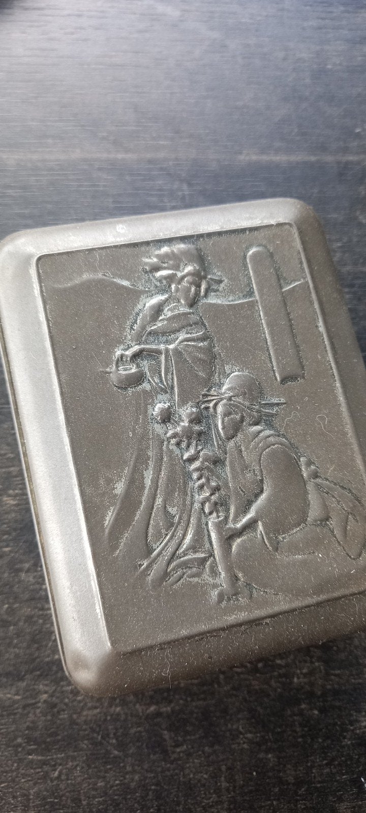 Antiek thee blik met reliëf, D.E., Antiek en Kunst, Ophalen of Verzenden