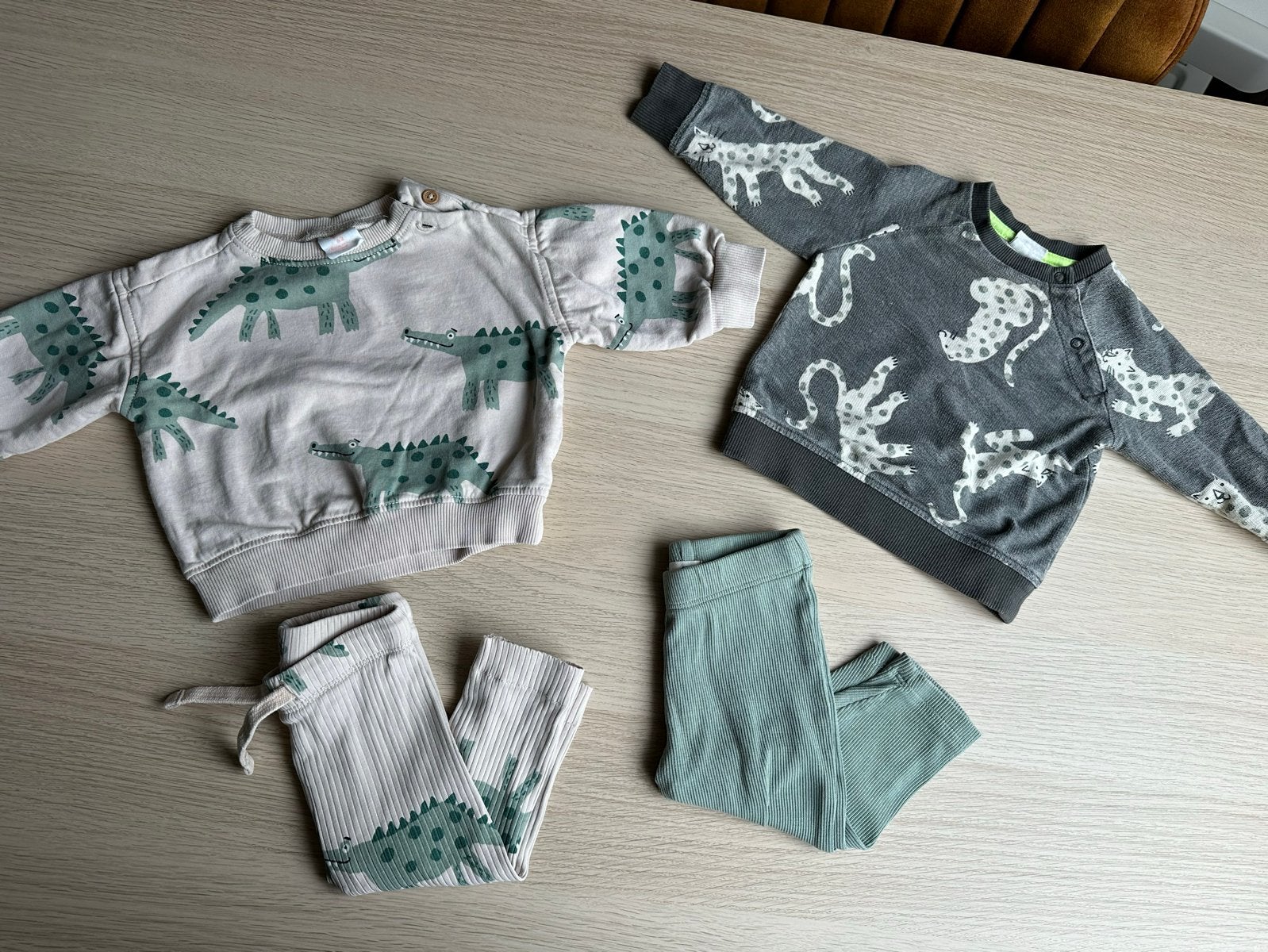 Baby kleding maat 62: Setjes met leuke prints, Kinderen en Baby's, Ophalen of Verzenden, Gebruikt, Jongetje of Meisje, Setje