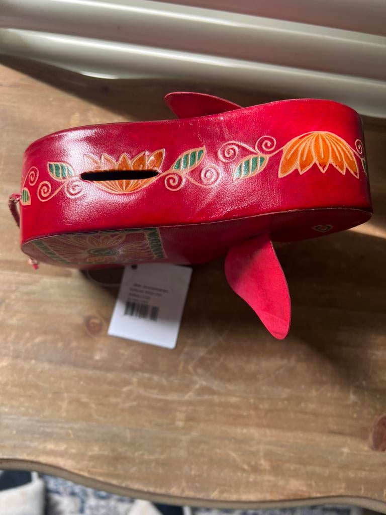 Rode Leren Olifant Spaarpot - Handgemaakt, Ophalen of Verzenden, Nieuw, Overige materialen, Dier