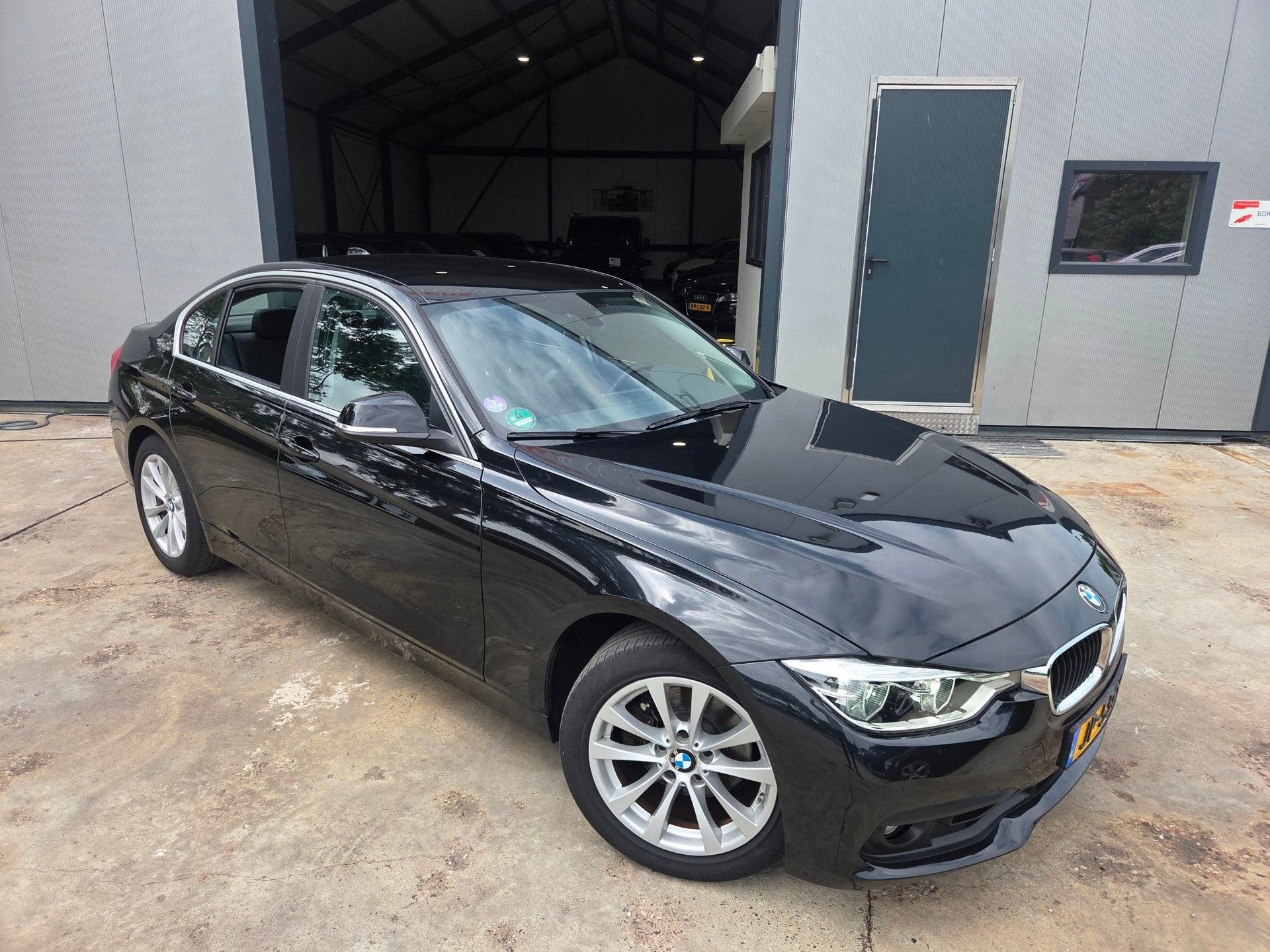 BMW 3-serie 330e Centennial High Executive, Auto's, Automaat, 1998 cc, Achterwielaandrijving, Gebruikt