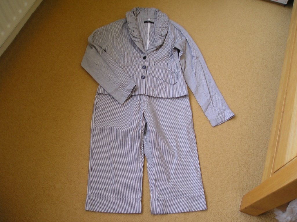 grijs gestreept broekpak Nicky maat 38, Kleding | Dames, Jasjes, Kostuums en Pakken, Kostuum of Pak, Zo goed als nieuw, Nicky