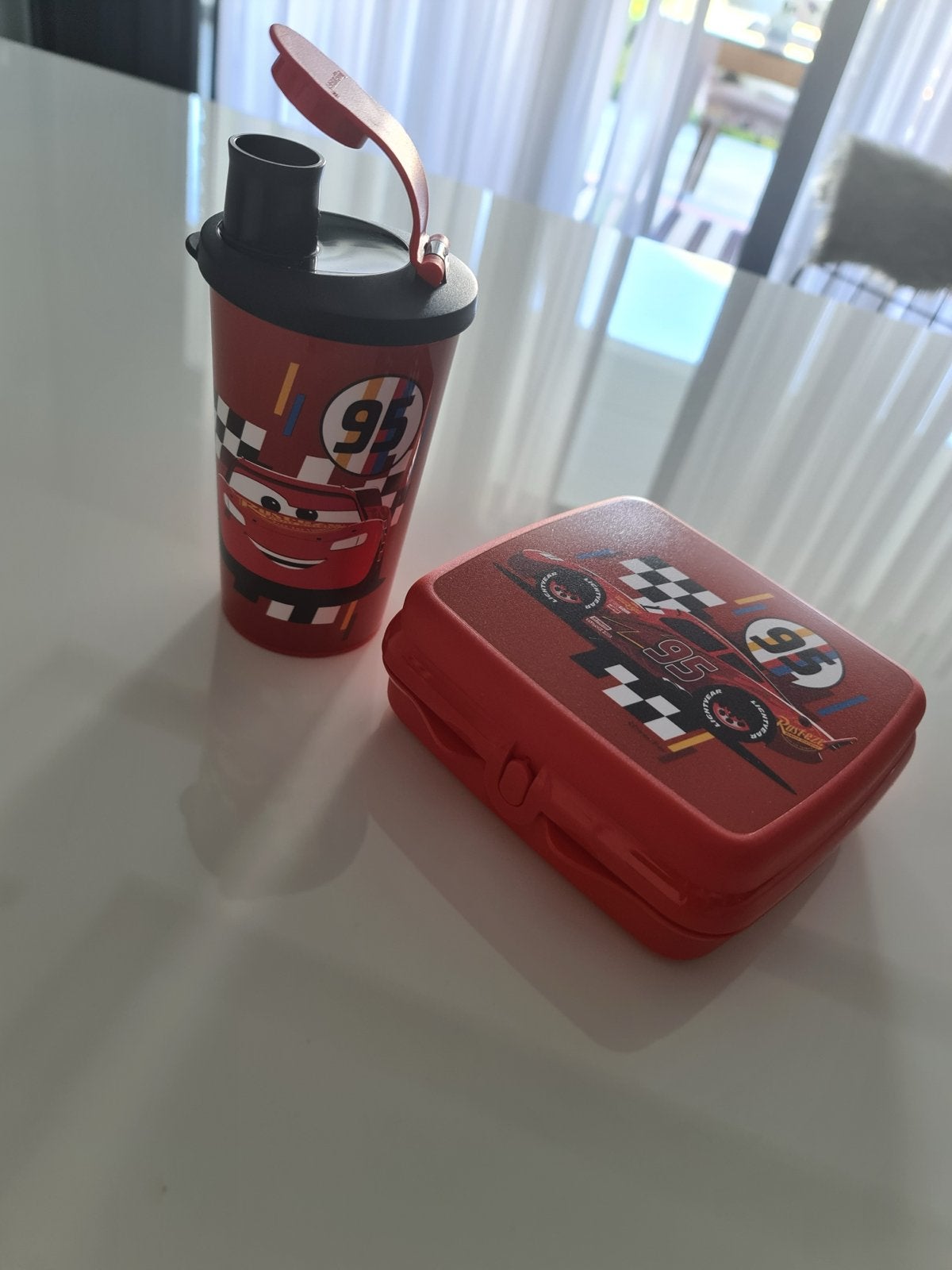 Tupperware Cars Snackie en Drinkfles Set kind schoolset, Ophalen of Verzenden, Nieuw, Rood, Bus of Trommel