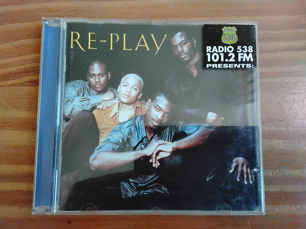 re-play - re-play, Ophalen of Verzenden, Zo goed als nieuw, Levenslied of Smartlap, Verzamelalbum