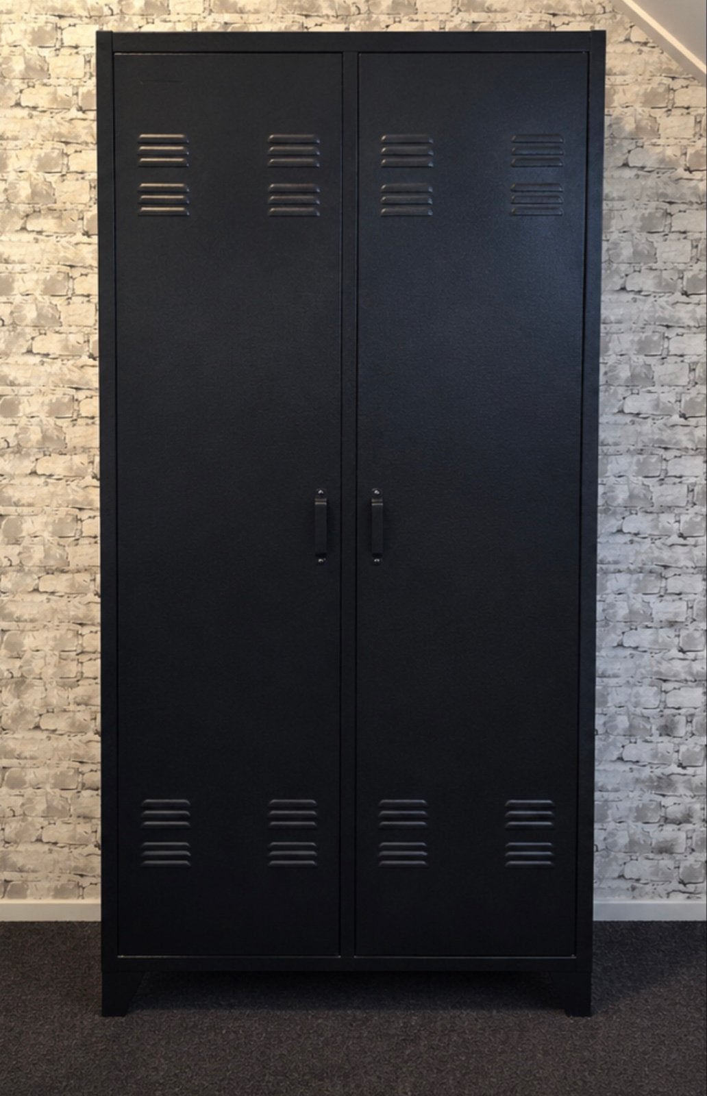 Kledingkast Mick Leenbakker lockerkast antraciet, Ophalen, Gebruikt