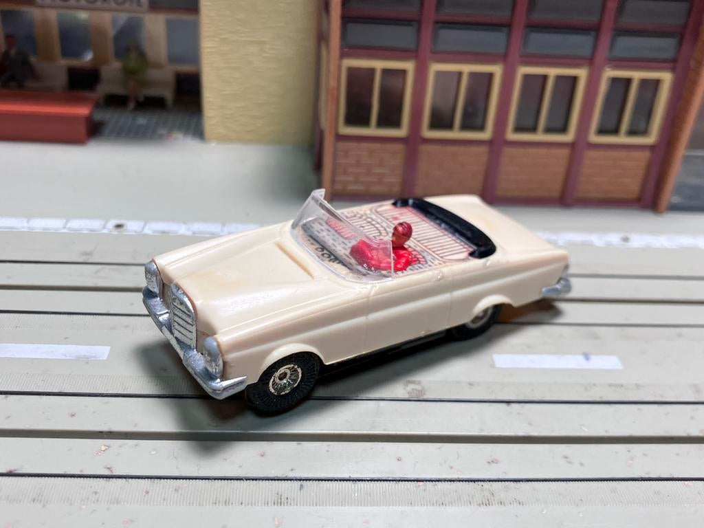 Faller AMS Mercedes 300SE cabrio crème vlakanker F2, Ophalen of Verzenden, Zo goed als nieuw, Elektrisch, Overige merken