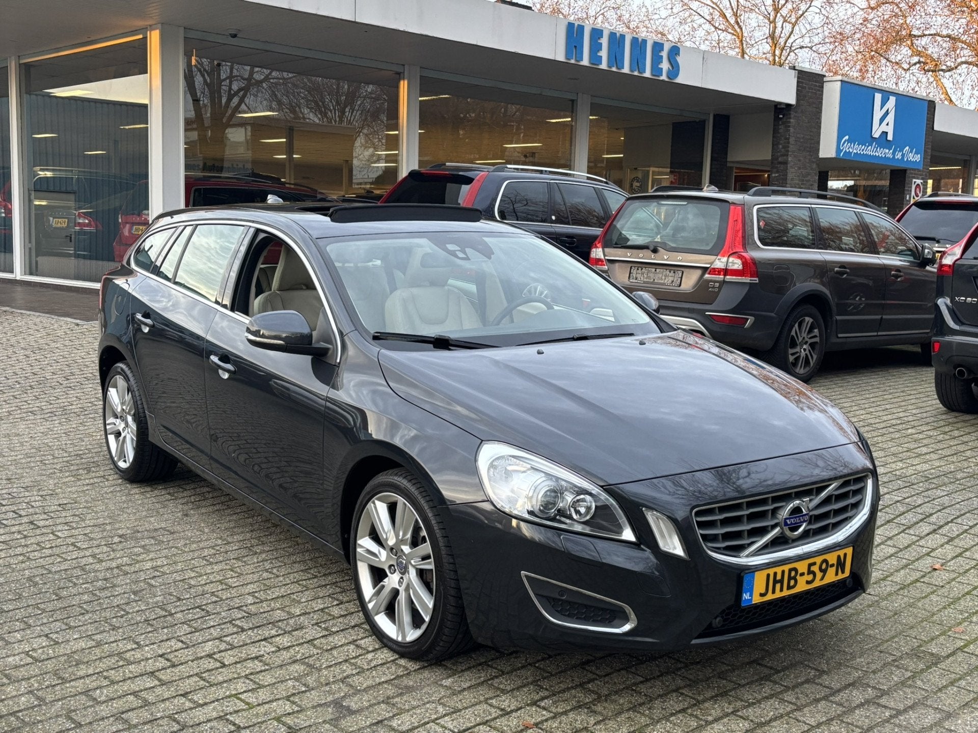 Volvo V60 3.0 T6 AWD Summum Schuidak keyless Premium sound, Auto's, Volvo, Automaat, Euro 5, Automatische klimaatregeling, Vierwielaandrijving
