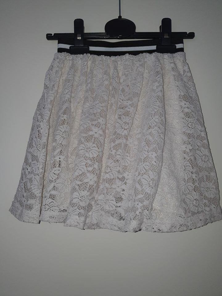 Mooie witte kanten rok voor meisjes maat 134, Kinderen en Baby's, Kinderkleding | Maat 134, Gebruikt, Meisje, Ophalen of Verzenden