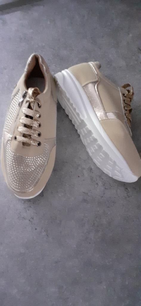 Schoenen , beige mt.37, Ophalen, Beige, Nieuw, Sneakers of Gympen