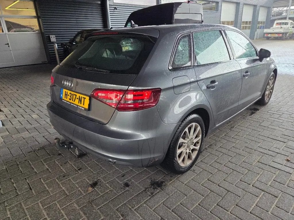 Audi A3 Sportback 1.2 TFSI 110pk Sport Clima Navi PDC Trekha, Voorwielaandrijving, Stof, Gebruikt, Euro 6