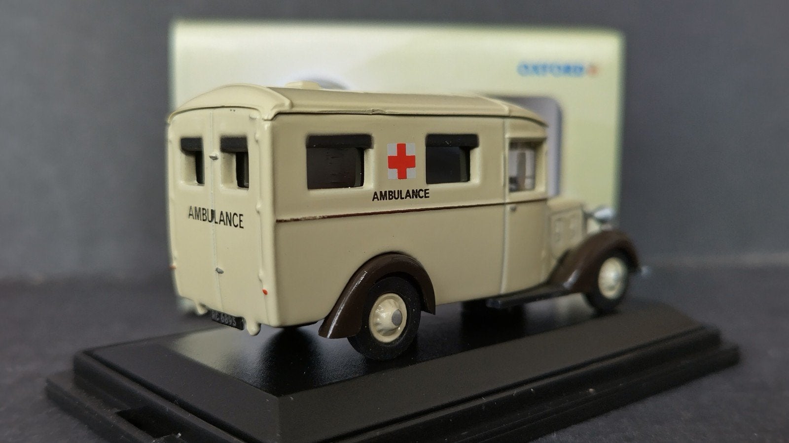 Austin 18 Ambulance 1:76 Oxford Diecast Pol, Auto, Verzenden, ., Nieuw