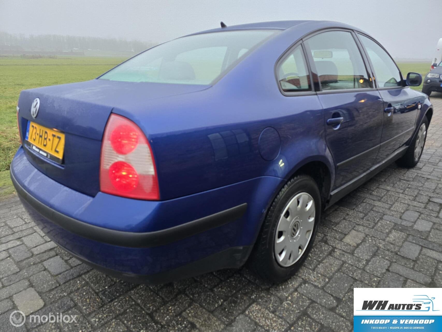 Volkswagen Passat 1.6 Trendline, Auto's, Gebruikt, 4 cilinders, Blauw, Electronic Stability Program (ESP)
