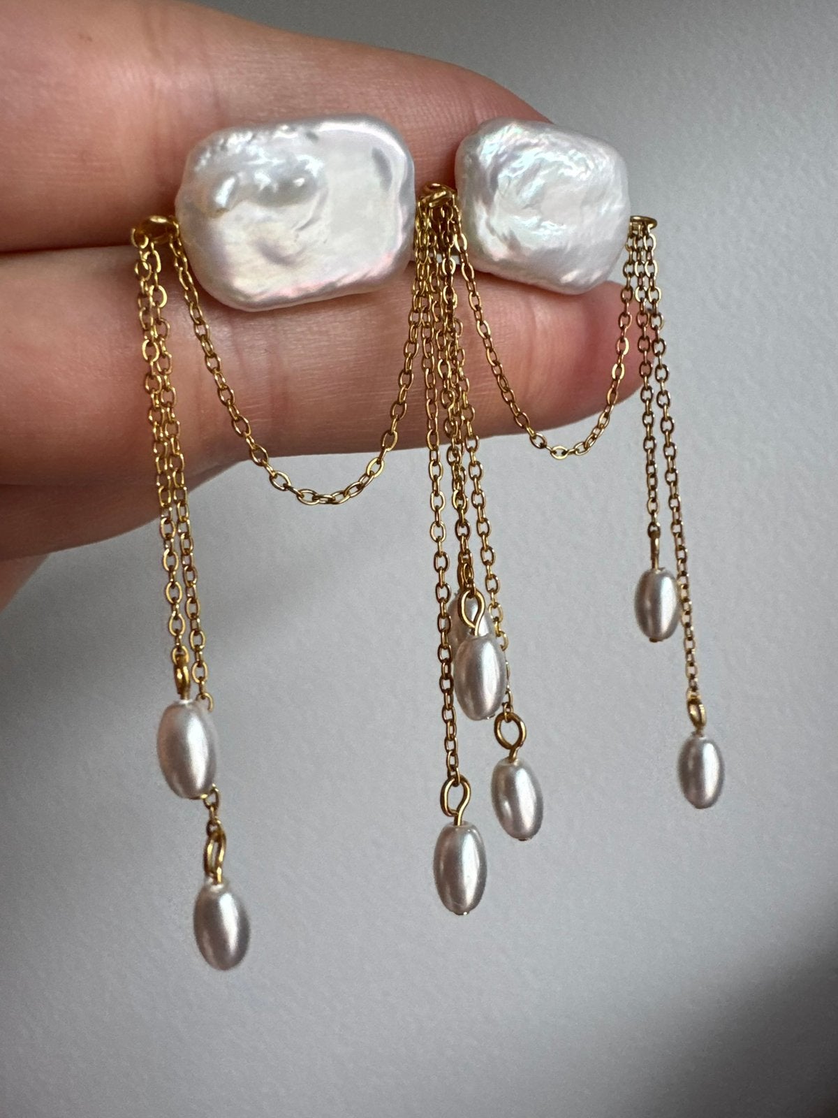 Oorbellen met parel en ketting, verguld met 18-karaats goud, Ophalen of Verzenden, Zo goed als nieuw