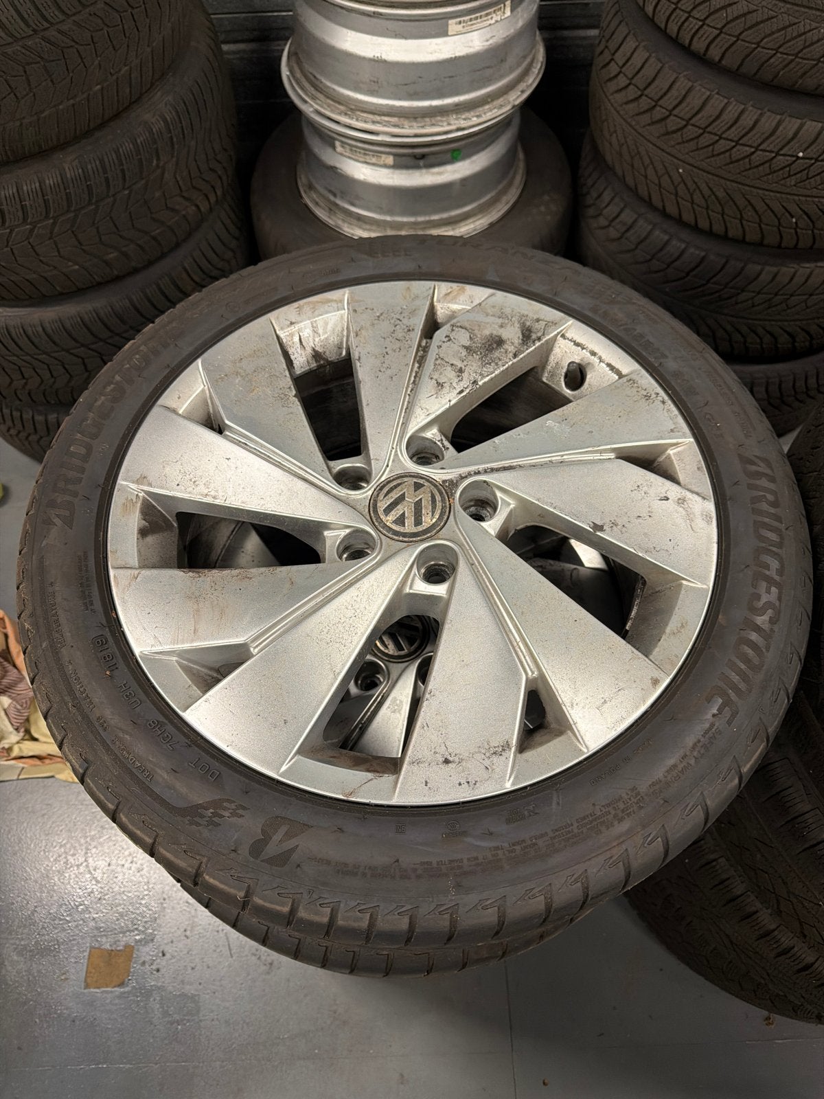 Golf 8Bridgestone banden met VW velgen 224 45 17 inch, Ophalen, Gebruikt, Banden en Velgen, 17 inch