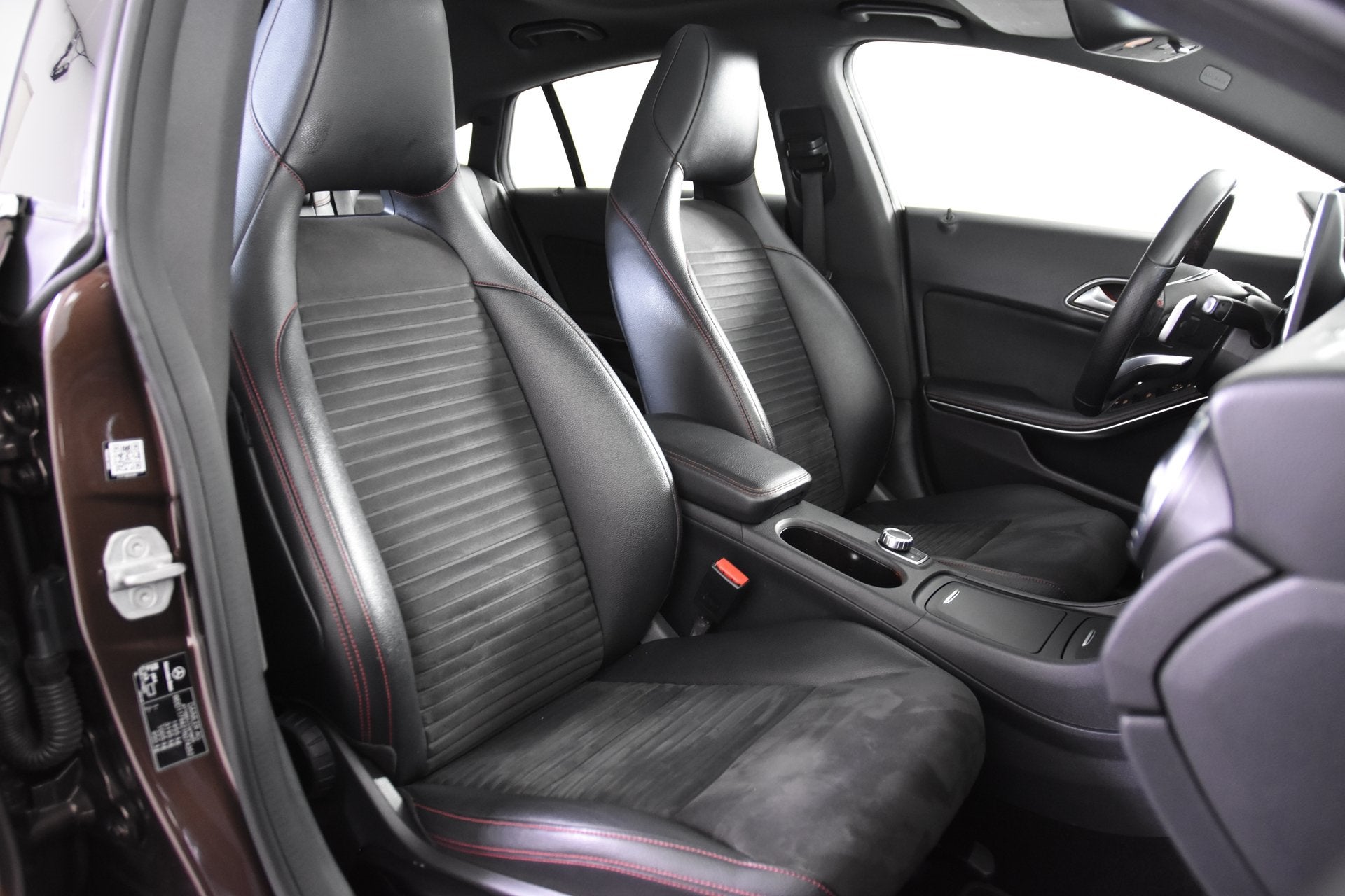 Mercedes-Benz CLA-Klasse Shooting Brake 180 AMG-Line *2x AMG, CLA, 730 kg, Gebruikt, 4 cilinders