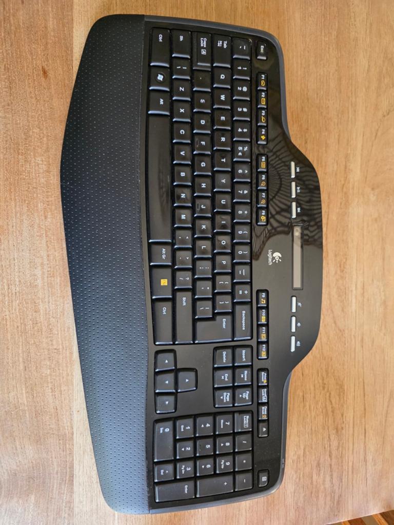 Logitech MK700/MK710 Draadloos Ergonomisch Toetsenbord, Computers en Software, Gebruikt, Logitech, Ophalen of Verzenden, Draadloos