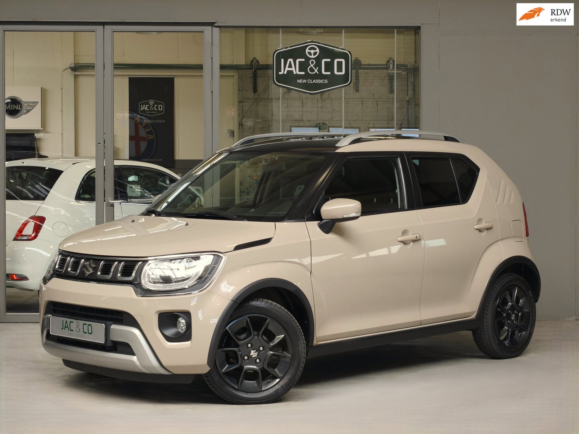Suzuki Ignis 1.2 Smart Hybrid Allgrip Style 4x4 Uniek, Auto's, Stof, Gebruikt, Zwart, 4 cilinders