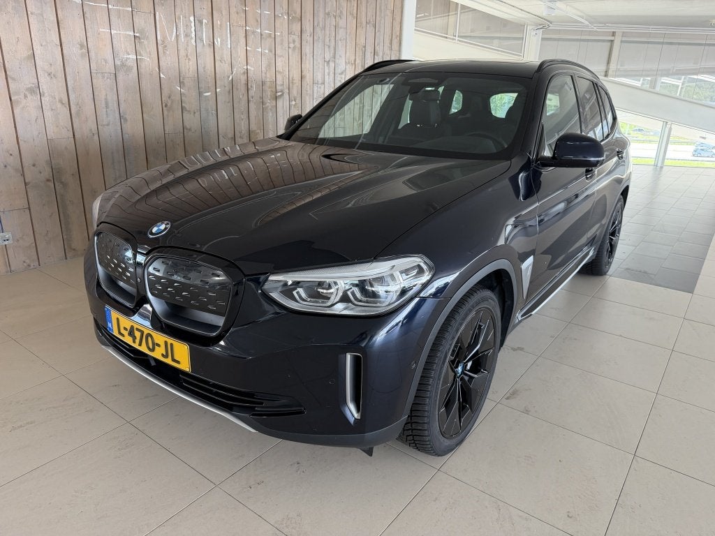 BMW iX3 High Executive 80 kWh SOH 97,67 (bj 2021, automaat), Auto's, Gebruikt, 750 kg, Zwart, 420 min
