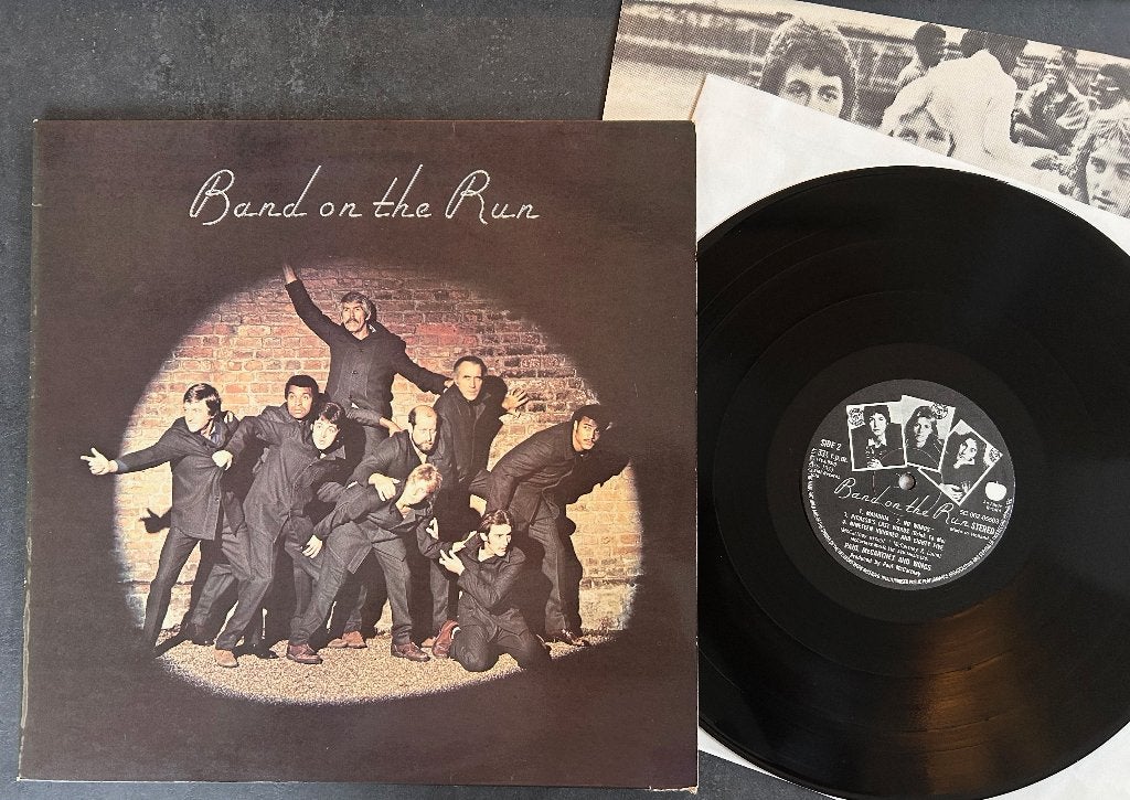 WINGS - Band on the run ( LP w/poster ), Cd's en Dvd's, Ophalen of Verzenden, 12 inch, Inclusief binnenhoes, Poprock