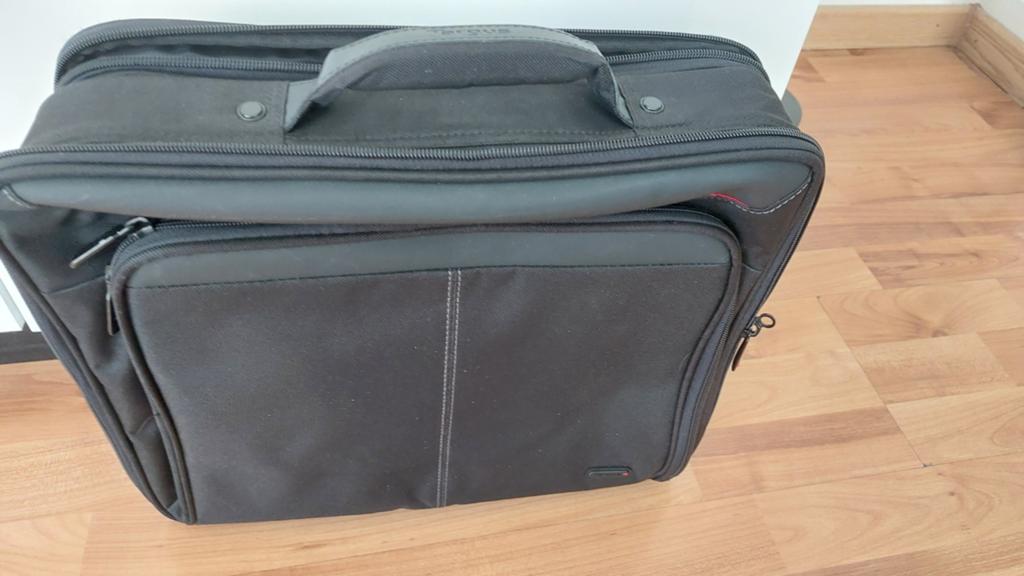 Targus Laptoptas Zwart - 15 inch, Computers en Software, Laptoptassen, Gevoerd laptopvak, Ophalen of Verzenden, Zo goed als nieuw