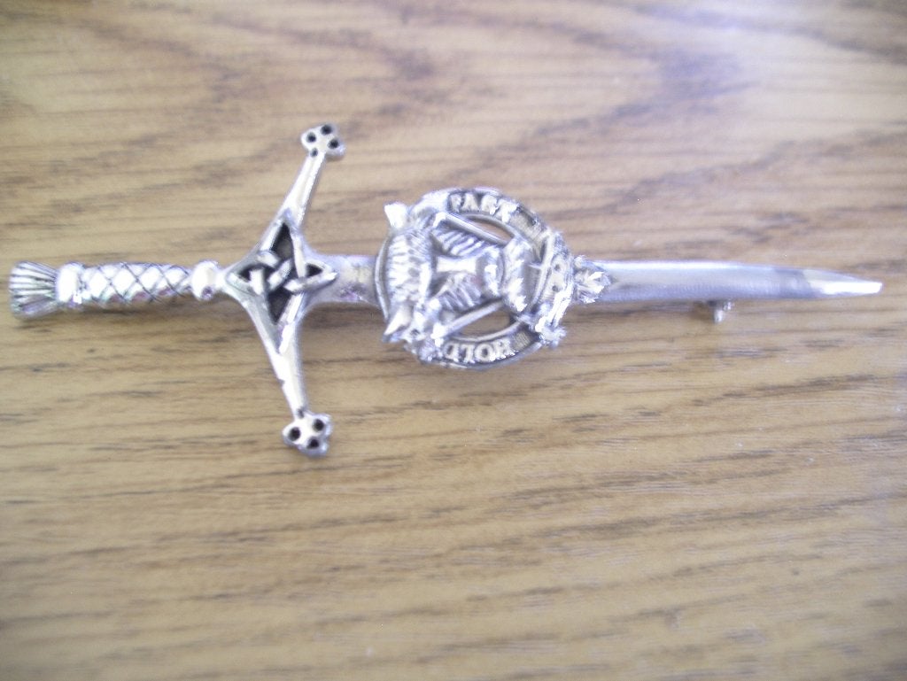Een mooie Oude Zilverkleurige Schotse Distel Sabel Broche, Sieraden, Tassen en Uiterlijk, Verzenden, Overige materialen, Broche