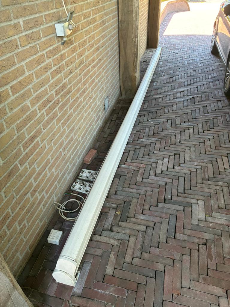 Elektrisch knikarm zonnescherm, 4,90m breed, Tuin en Terras, Zonneschermen, Ophalen, Gebruikt, 450 cm of meer, Elektrisch