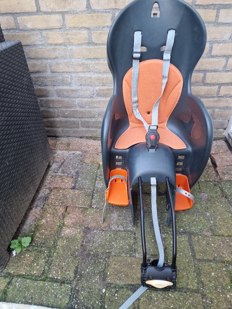 fietsstoeltje achterop, Ophalen, Gebruikt, Achterzitje, Voetsteuntjes