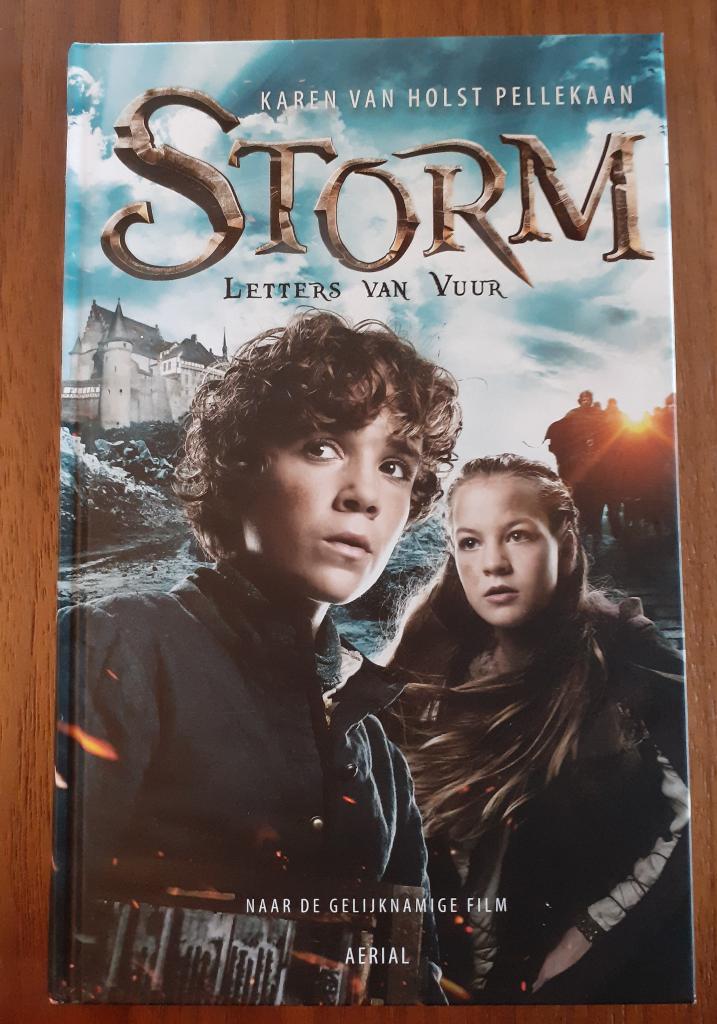 Storm, letters van vuur. Hardcover. Zgan., Nieuw, Ophalen of Verzenden, Fictie, Karen van Holst Pellekaan.