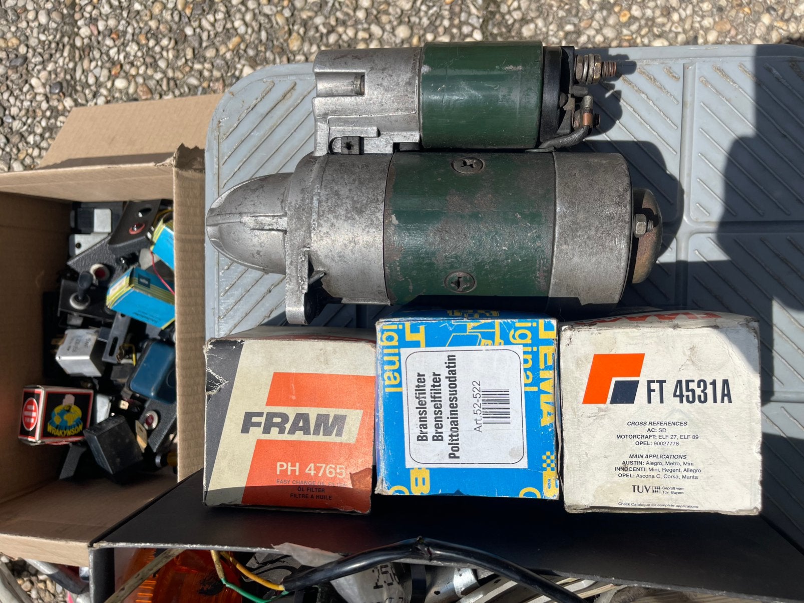 Onderdelen Citroen 2CV oa startmotor ontsteking divers, Ophalen