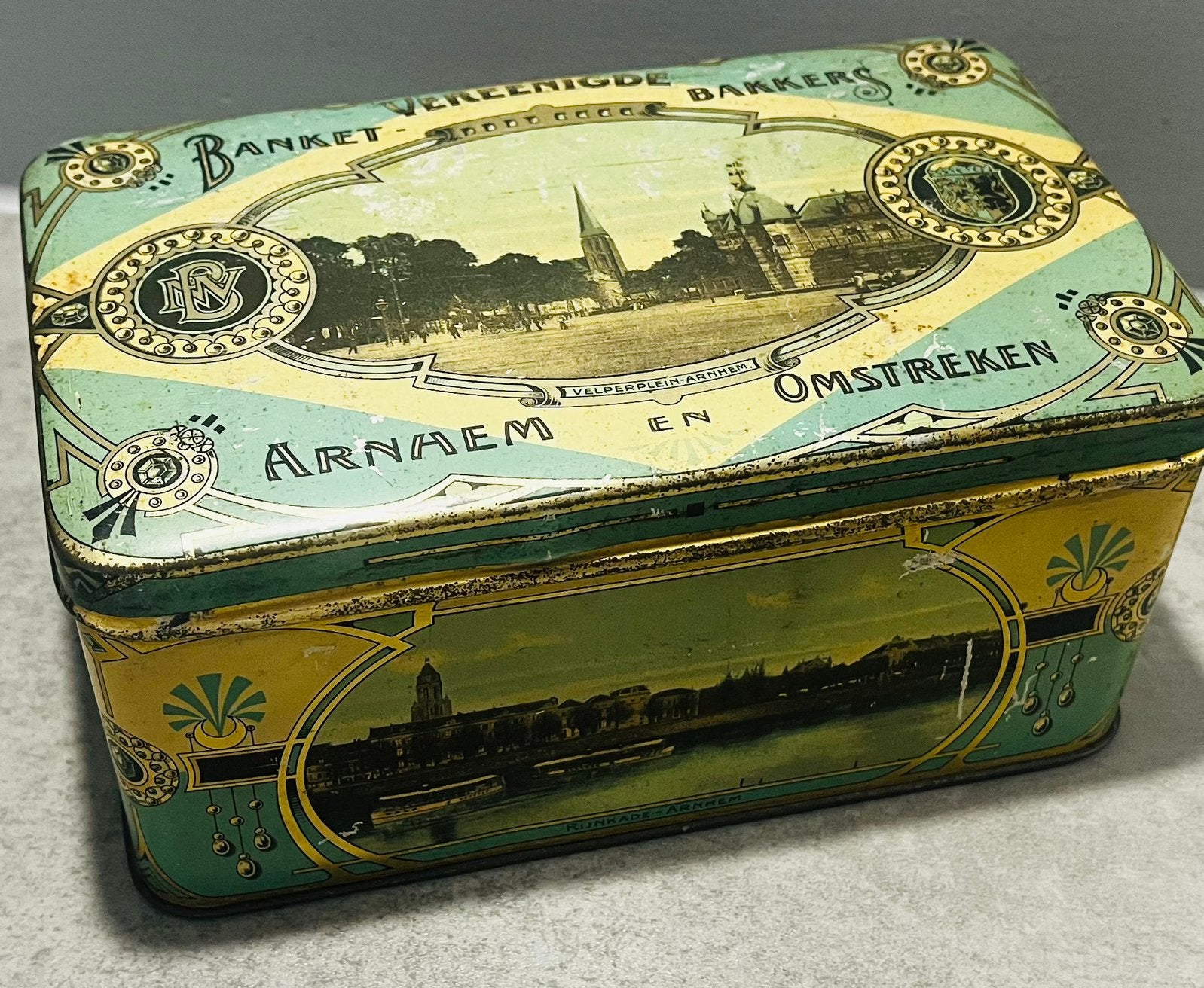 blik koekjes Ver. Banket Bakkers Arnhem e.o. art nouveau, Ophalen of Verzenden, Gebruikt, Koek(jes), Overige merken