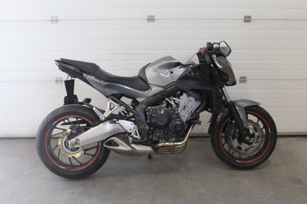 Honda CB650F CB650 2016 met schade, Ophalen, Honda, 4 cilinders, Motorrijbewijs A