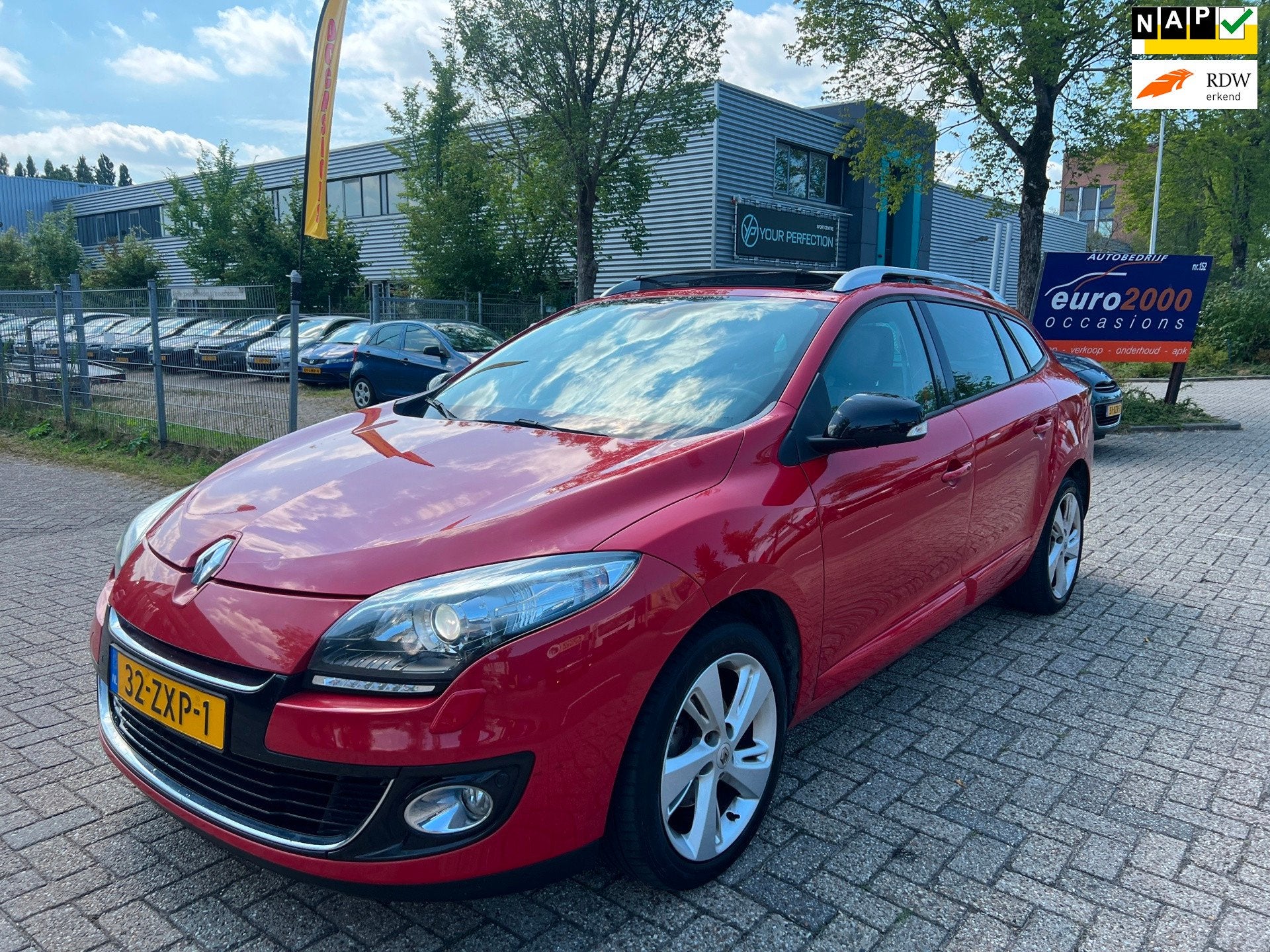 Renault Mégane Estate 1.2 TCe Bose - PANORAMA - CAMERA !, Auto's, Voorwielaandrijving, Euro 5, Gebruikt, 4 cilinders