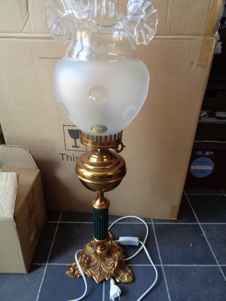 model olielamp 65 cm hoog met glazen kap, Ophalen of Verzenden, Gebruikt