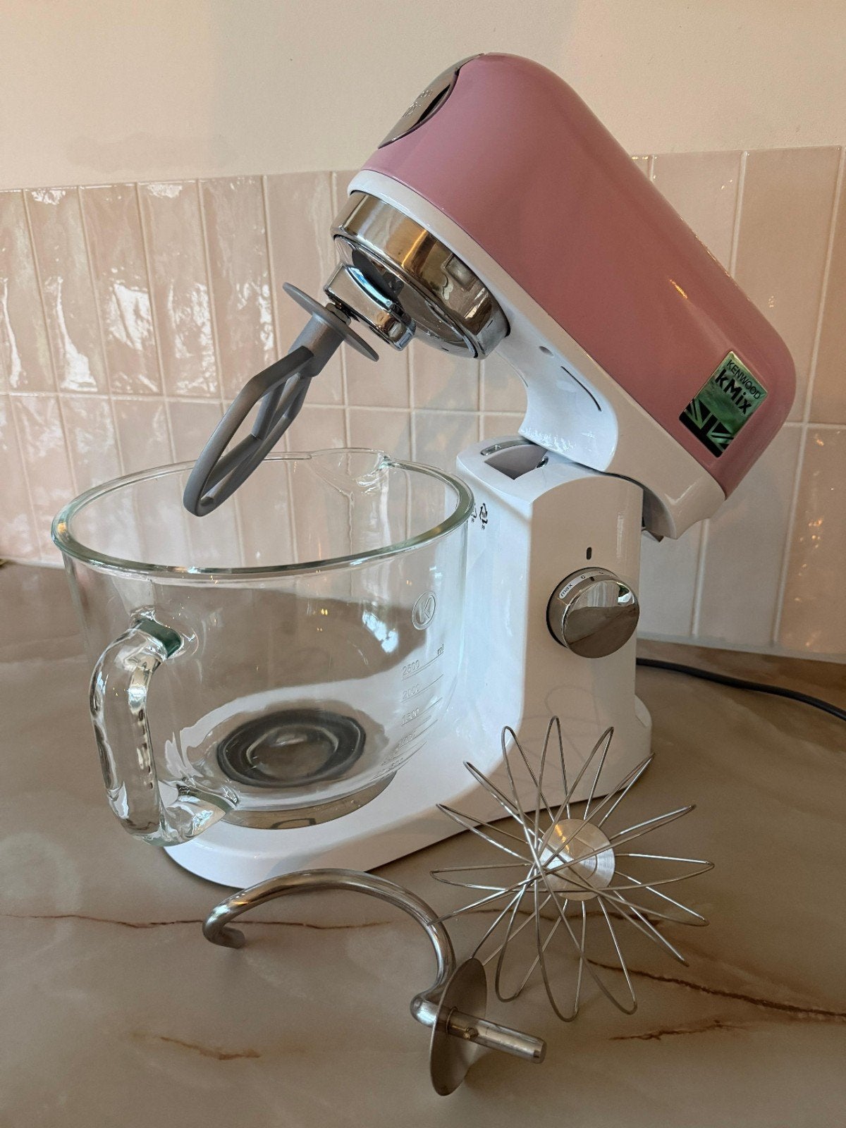Kenwood kMix Keukenmachine - Roze, Ophalen, 4 liter of meer, 3 snelheden of meer, Zo goed als nieuw