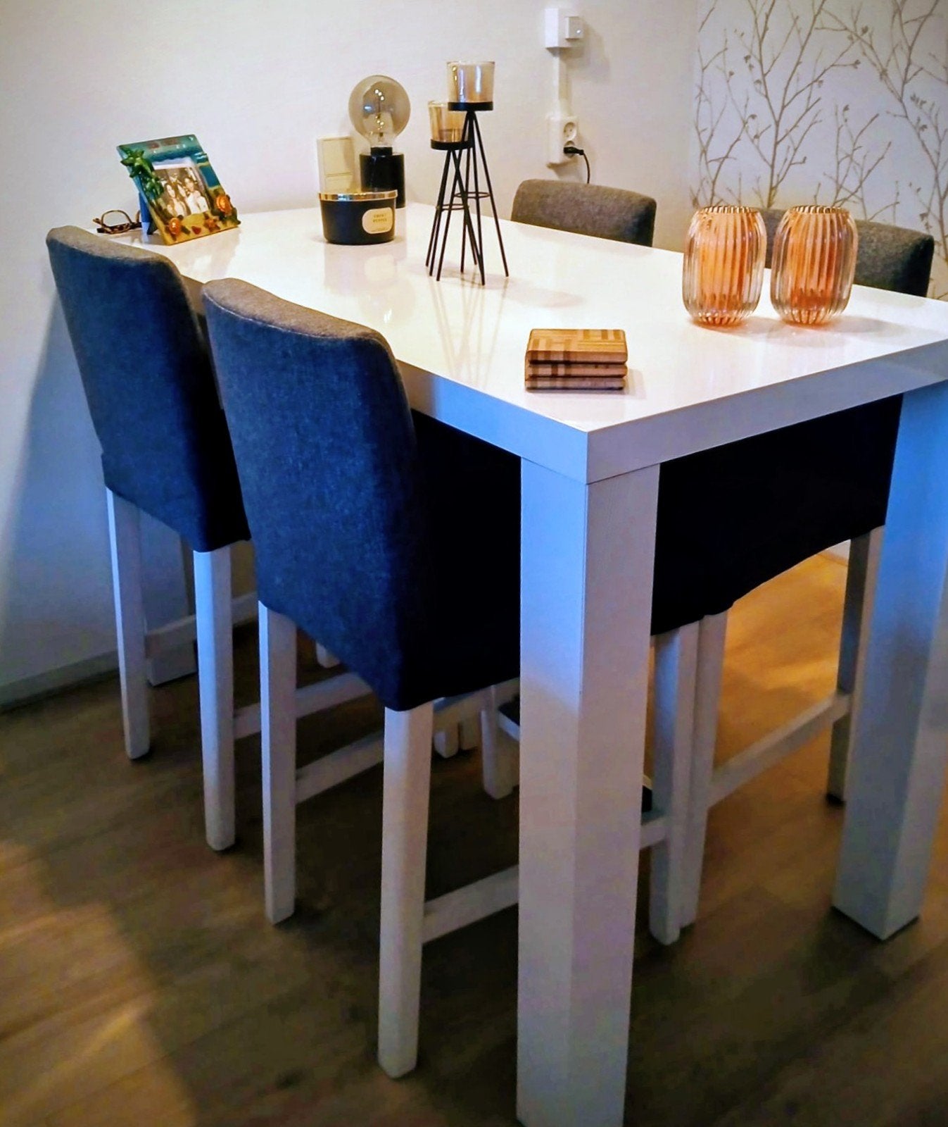 Bartafel met krukken hoogglans wit. In hele goede staat., Ophalen, Gebruikt, 4 tot 6 stoelen