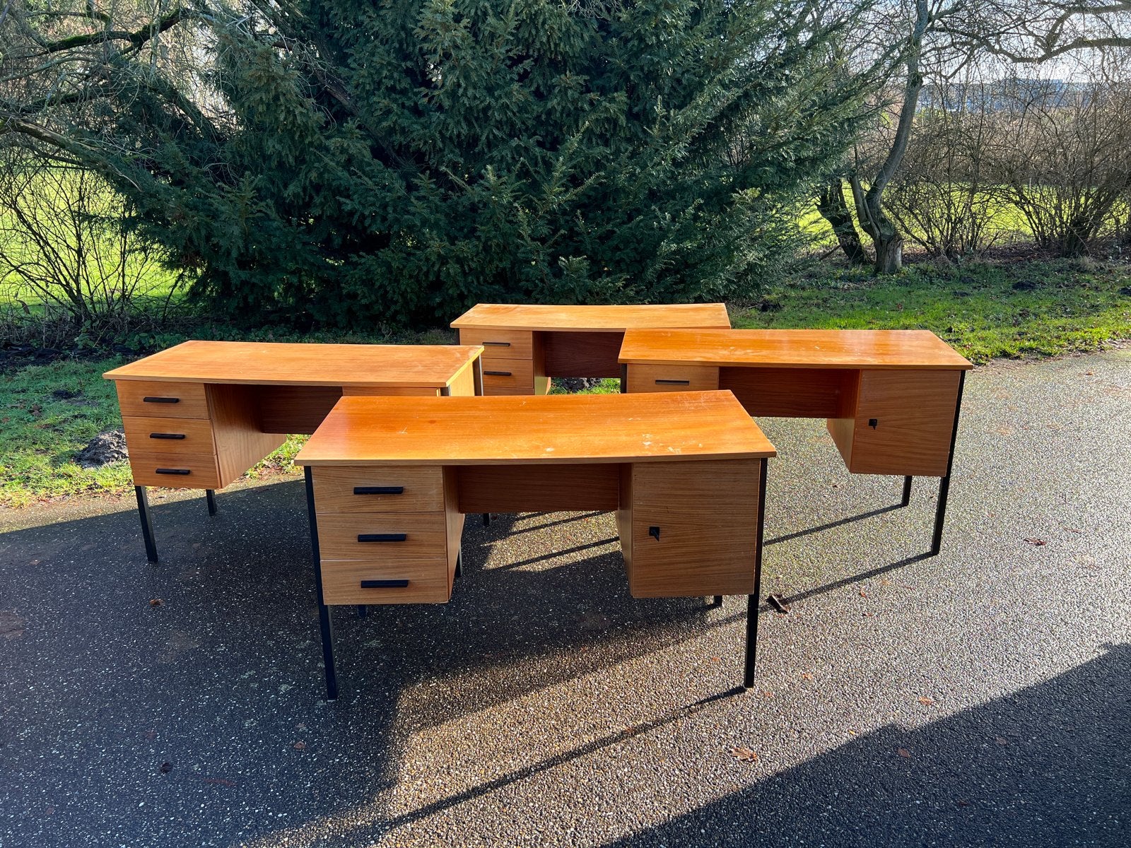 Vintage Teak Fineer Bureau Jaren '60 - Stijlvolle Werkplek, Gebruikt, Ophalen of Verzenden, Hout, Met lades