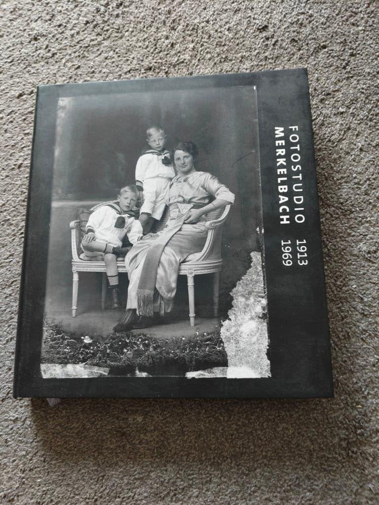 Fotostudio Merkelbach 1913-1969 - Fotografieboek, Ophalen of Verzenden, Zo goed als nieuw, Fotografie algemeen, Onbekend