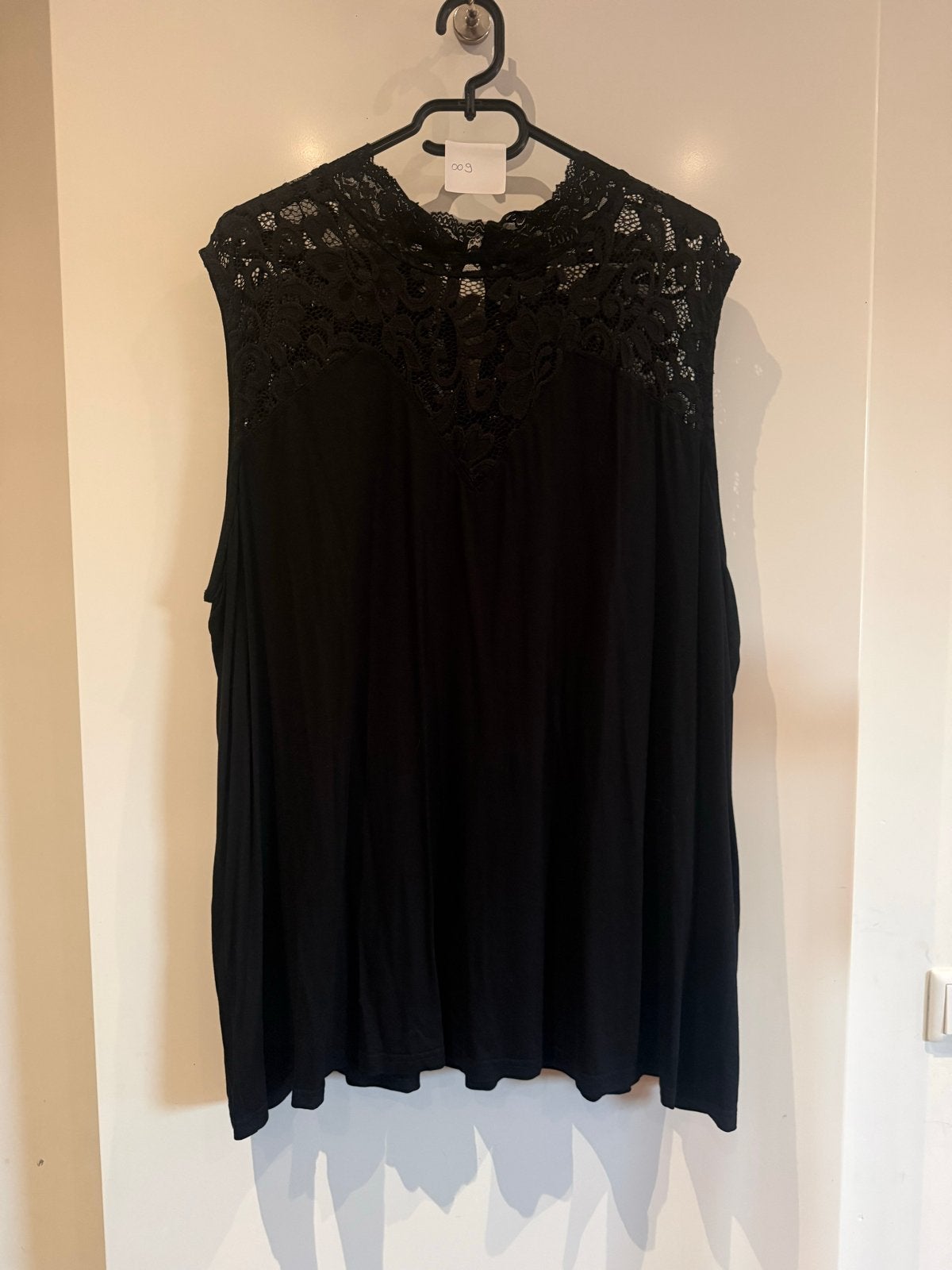 Zoey Zwarte Mouwloze Top met Kant - Maat 52/54, Ophalen of Verzenden, Zo goed als nieuw, Zwart, Shirt of Top