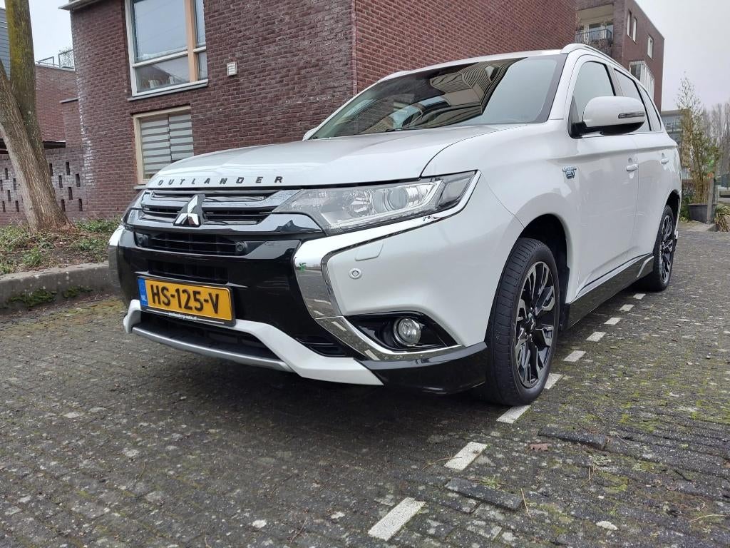 Mitsubishi Outlander Business Edition PHEV 2e eigenaar, Auto's, 1998 cc, Outlander, 4 cilinders, 1820 kg