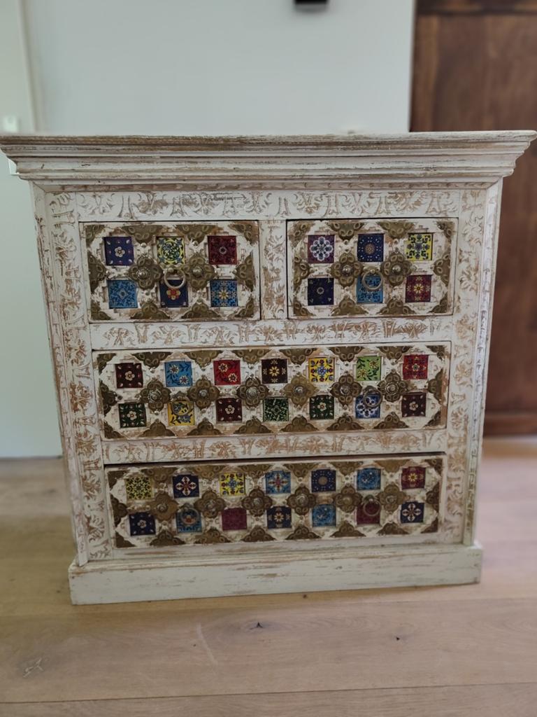 Unieke handgeschilderde ladekast met 4 laden, Ophalen, Gebruikt, 50 tot 100 cm, Bohemian, Vintage, Oosters