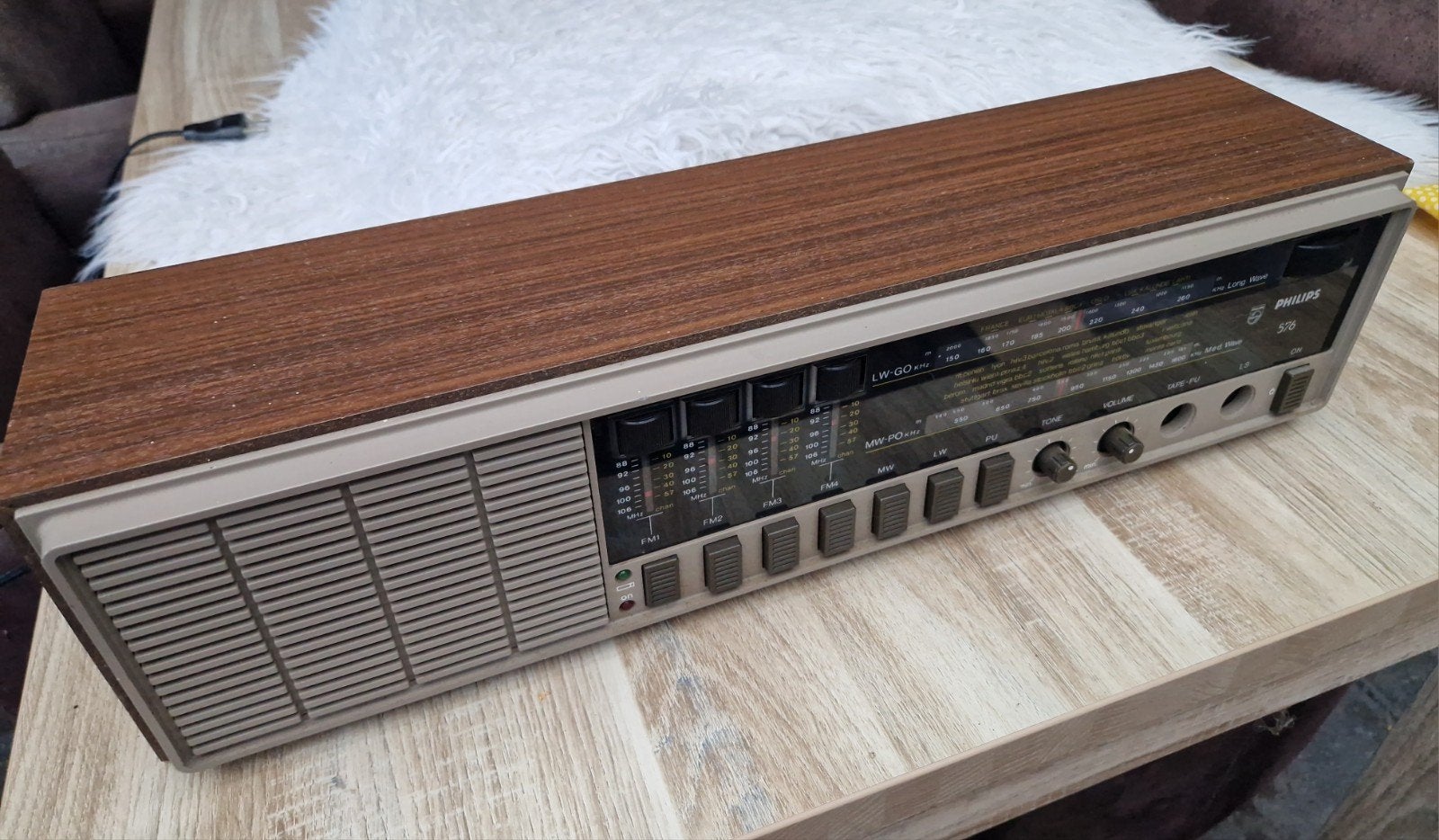 Philips tafelradio 19AB576 uit 1980 - Topstaat, Ophalen of Verzenden, Zo goed als nieuw, Radio