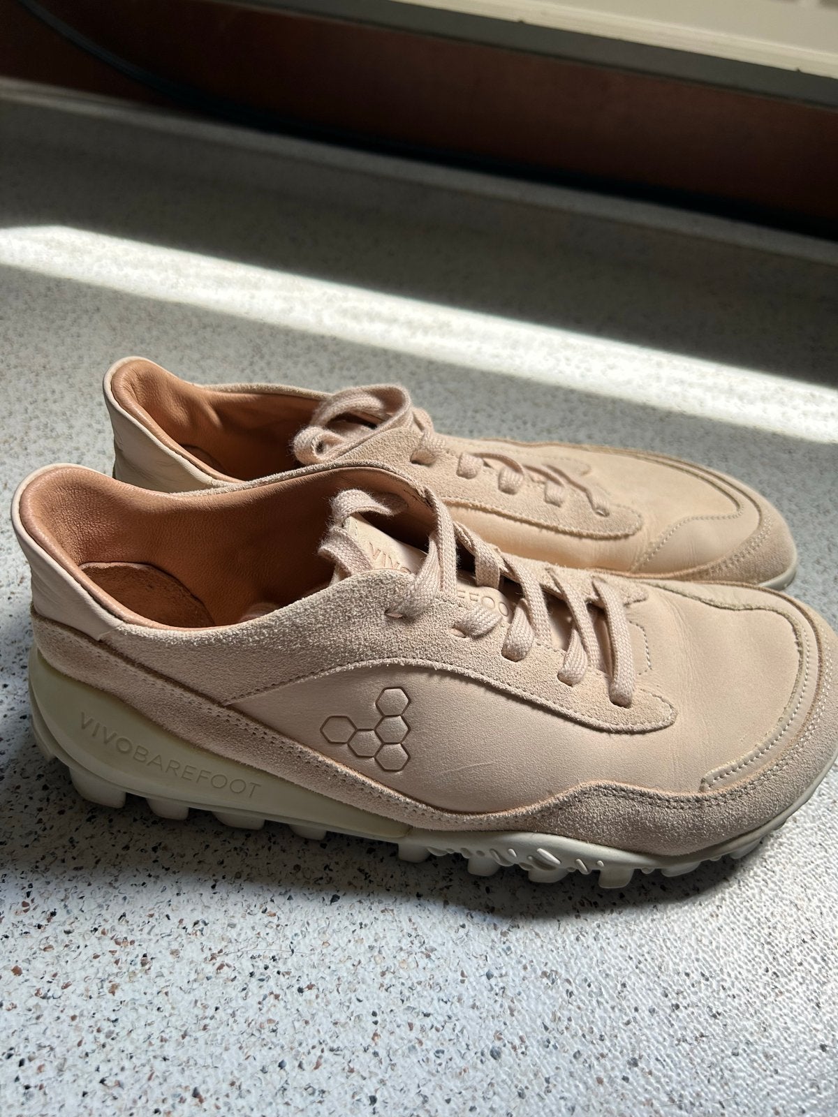 Vivobarefoot sneakers - maat 40, Kleding | Dames, Ophalen of Verzenden, Zo goed als nieuw, Beige, Sneakers of Gympen