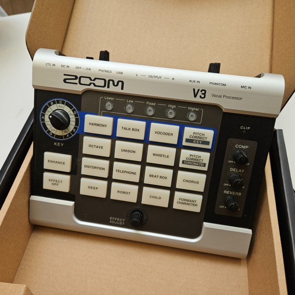 ZOOM V3 Vocal Processor, Zoom, Gebruikt, Support@zoom.com, 55 Almaden Blvd, 6th Floor
San Jose, CA 95113
USA