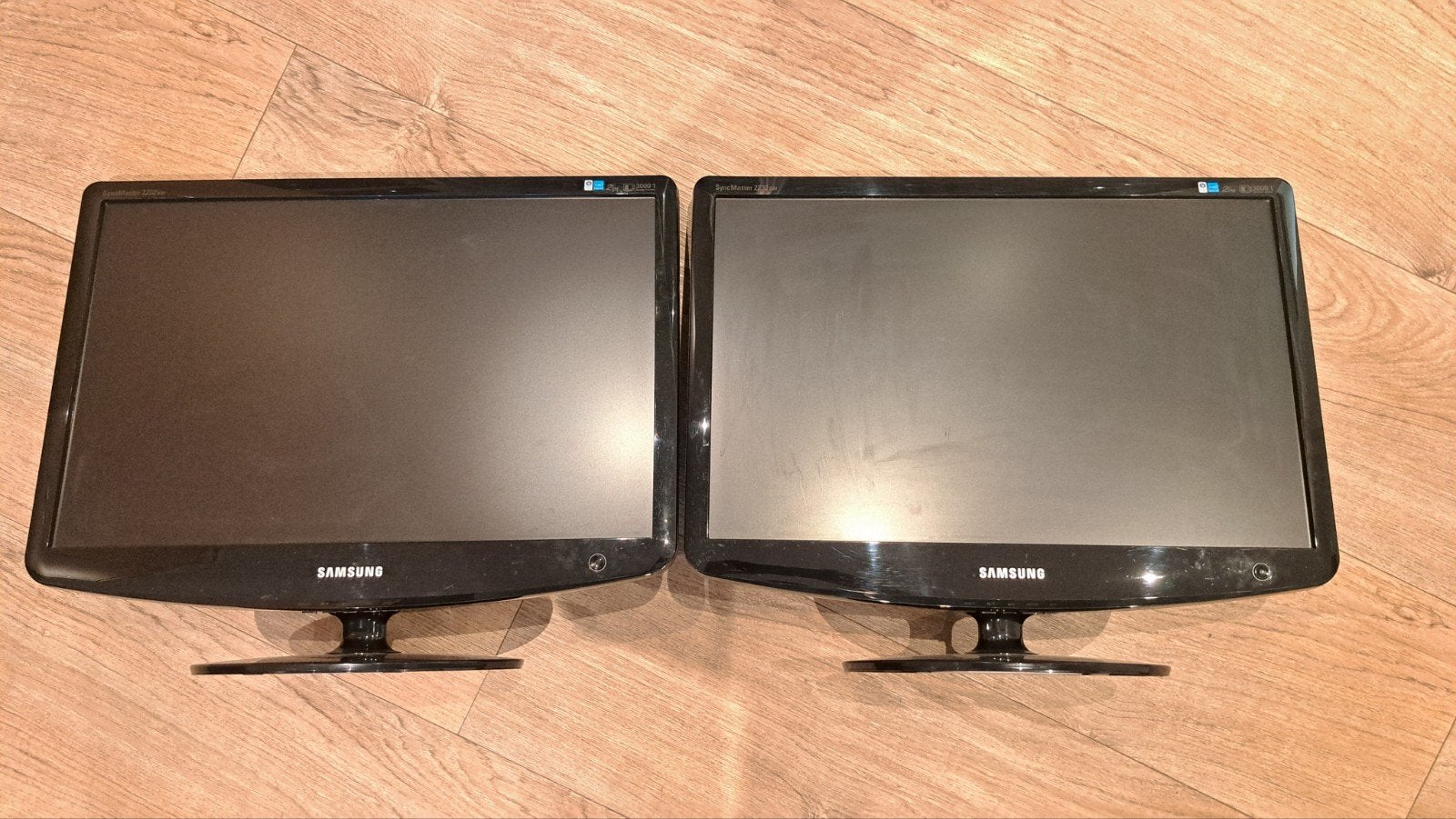 2x Samsung SyncMaster 2232BW monitoren, Gaming, Full HD, Ophalen of Verzenden, Zo goed als nieuw