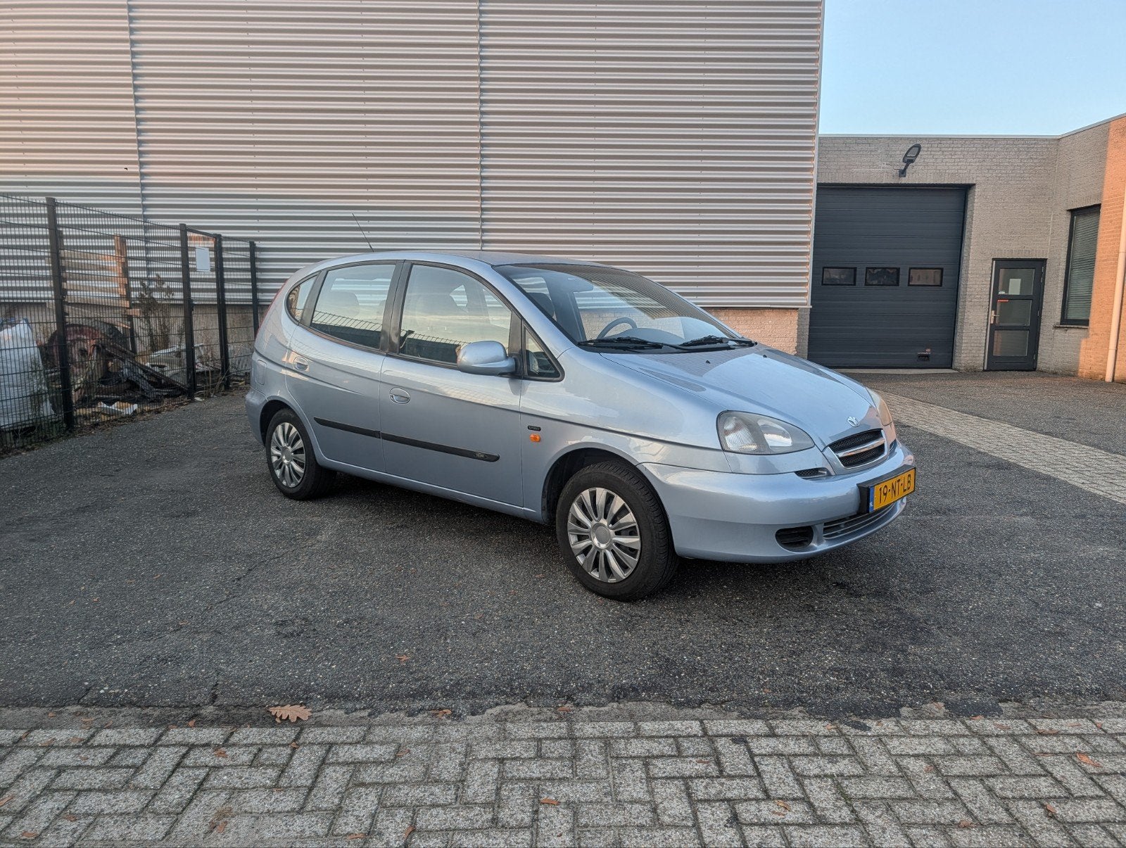 Daewoo Tacuma 1.6 2004 Grijs, Auto's, Voorwielaandrijving, Stof, Electronic Stability Program (ESP), Origineel Nederlands
